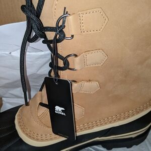 NWT Caribou Waterproof Mens Boots
